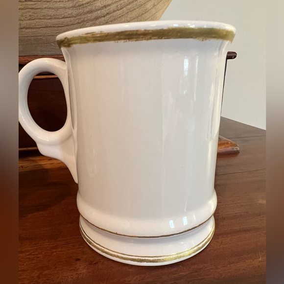 Rare Find:  William Sonoma Vintage 2012 Gold “W” Monogrammed Mugs. - Picture 4 of 6